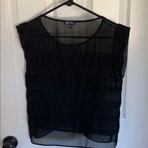 Sleeveless dress shirt